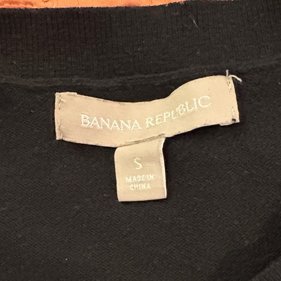 Banana Republic Black Crew Neck Sweater - Picture 2 of 10